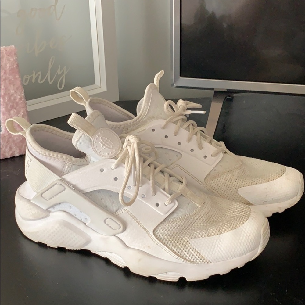 Nike air huarache white